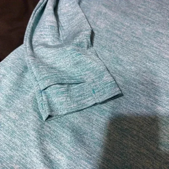 Women’s Under Armour Golf Shirt - Picture 7 of 7